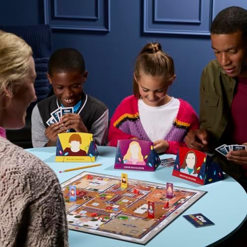 Hasbro Gaming CLUE Home Alone