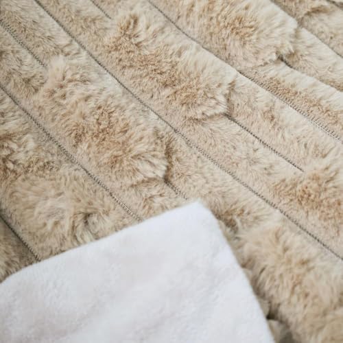 Doule Layer Super Soft Faux Fur Throw Blanket, Ribbed Bamboo Design