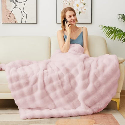 Latepis Pink Faux Fur Throw Blanket for Couch Bubble Cute Soft Warm