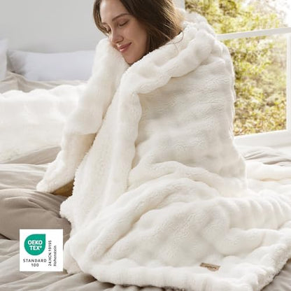 Bedsure GentleSoft Cloud Bubble Sherpa Throw Blanket for Couch, Fluffy
