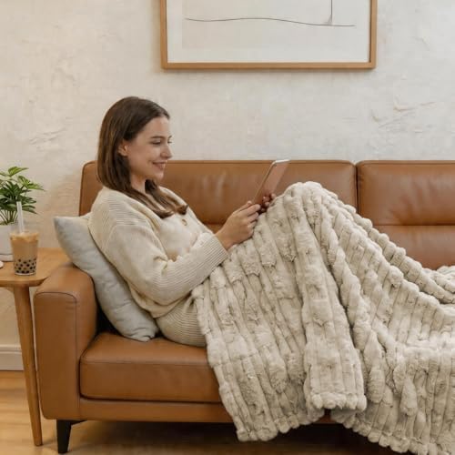 Doule Layer Super Soft Faux Fur Throw Blanket, Ribbed Bamboo Design