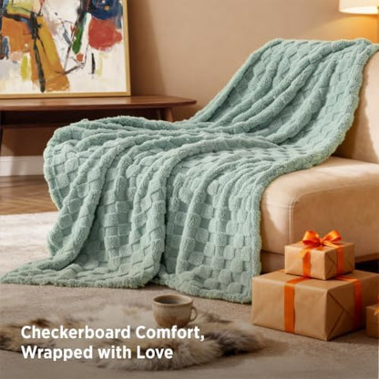 Bedsure Checkered Fleece Throw Blanket,Cute Home Decor,Sage