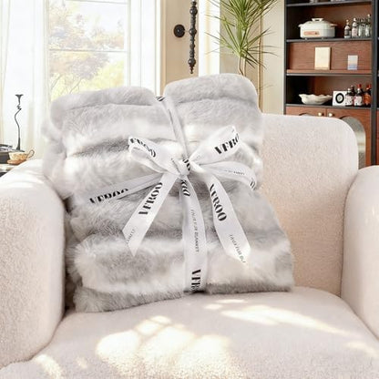 VFROO Faux Rabbit Fur Throw Blanket, Plush Fuzzy Blanket, 50" × 60"