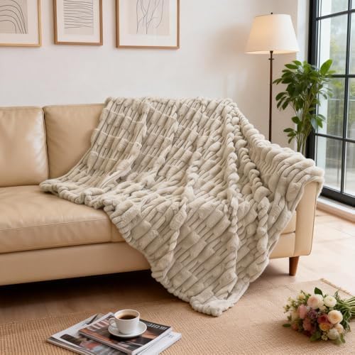 Doule Layer Super Soft Faux Fur Throw Blanket, Ribbed Bamboo Design