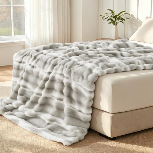 VFROO Faux Rabbit Fur Throw Blanket, Plush Fuzzy Blanket, 50" × 60"