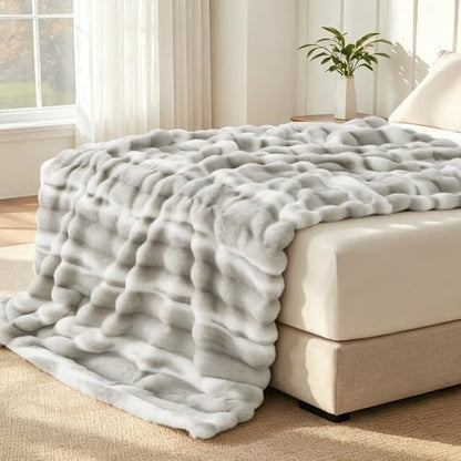 VFROO Faux Rabbit Fur Throw Blanket, Plush Fuzzy Blanket, 50" × 60"