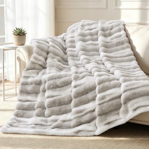 VFROO Faux Rabbit Fur Throw Blanket, Plush Fuzzy Blanket, 50" × 60"