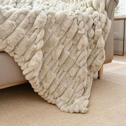 Doule Layer Super Soft Faux Fur Throw Blanket, Ribbed Bamboo Design