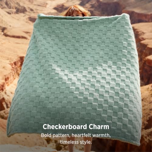 Bedsure Checkered Fleece Throw Blanket,Cute Home Decor,Sage