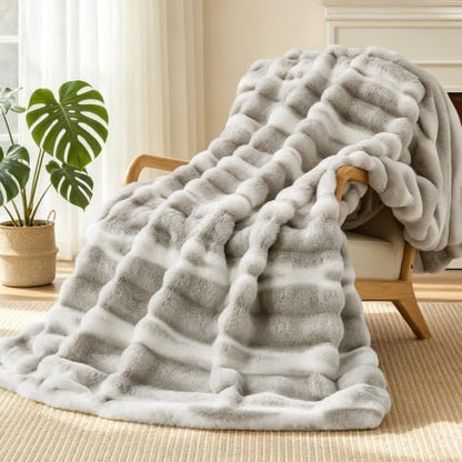 VFROO Faux Rabbit Fur Throw Blanket, Plush Fuzzy Blanket, 50" × 60"