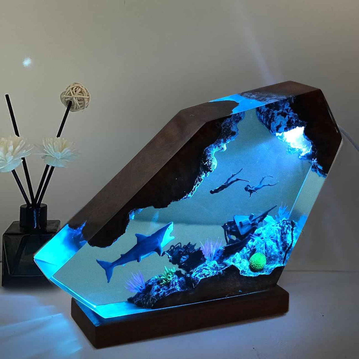 Shark Ocean Resin Lamp, Handmade Resin Night Light for Home Office Decor | Multi-Color LED Light with USB Port, Shark Gifts for Men & Women, Unique Ocean Marine Biology Gifts for Him & Her (6"x4")