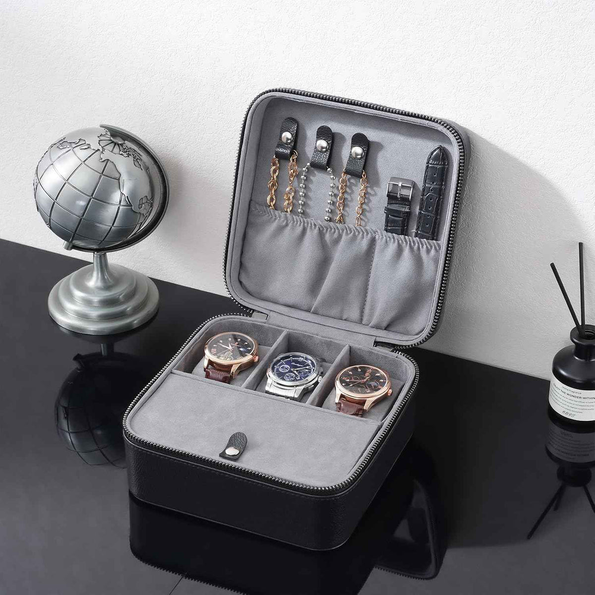 Three-Slot Travel Watch Case in Black